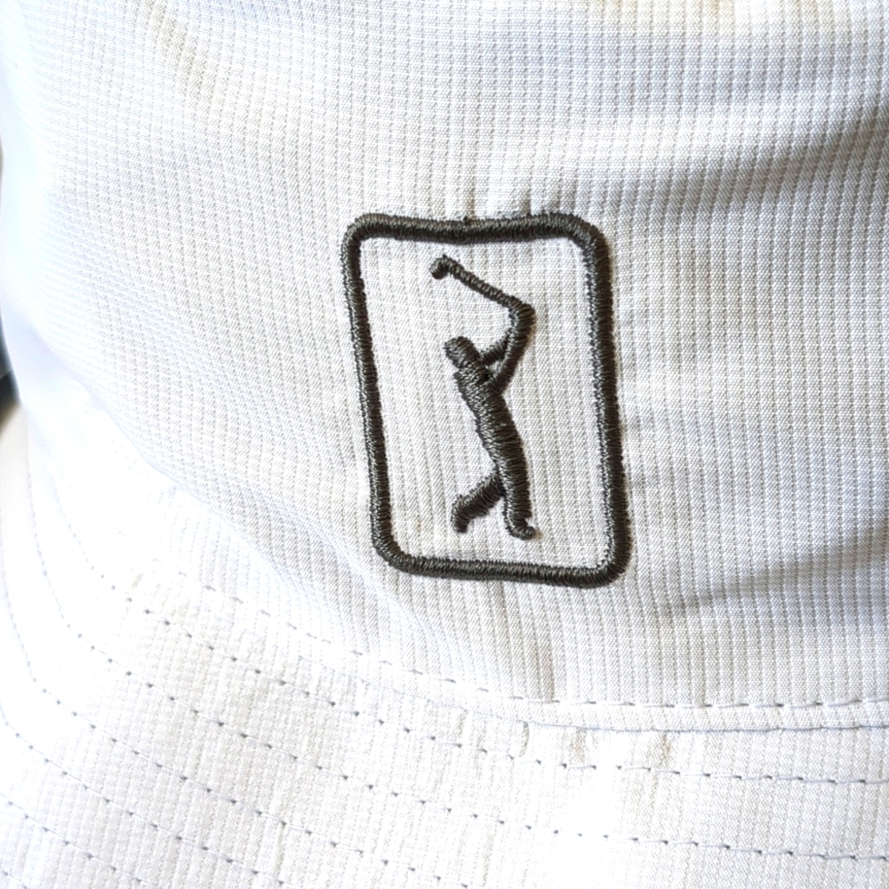 PGA TOUR Course Essentials - Reversible Bucket Hat Bright White - Gray - 50+UPF - Picture 2 of 6